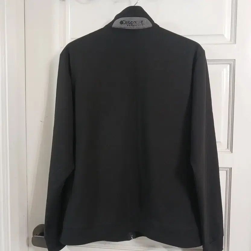 Discovery Black Softshell Jacket, Lightly Used - image 6