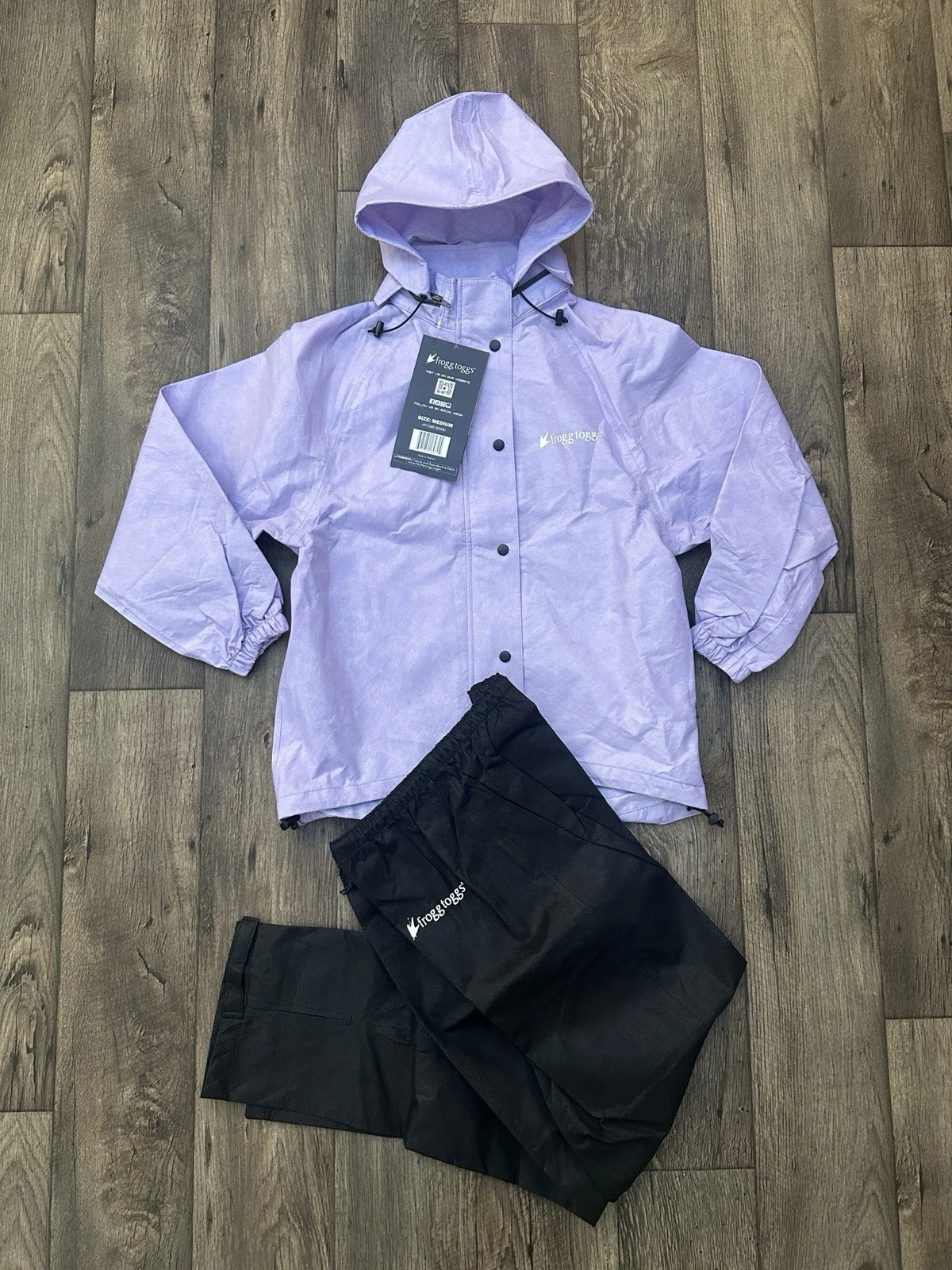 Frogg Toggs Polly All Purpose Rain Jacket And Pants Set Sz M Light Purple/Black
Opens in a new windo