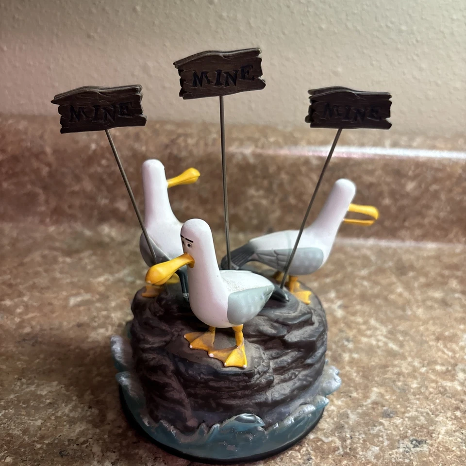 Figura de recuerdo del parque Disney gaviotas encontrando a Nemo mina mina nota/foto holde Foto 4 de 4