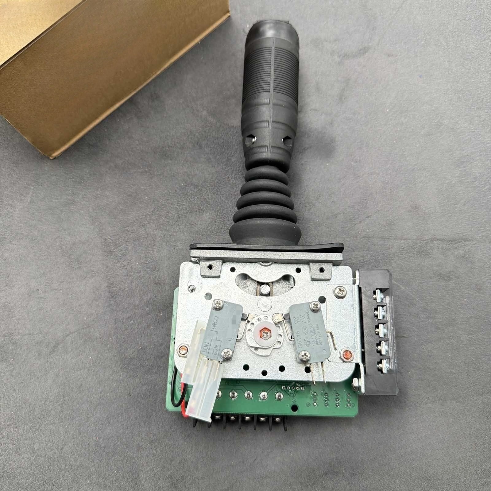 1PCS New 7352000936 Joystick Controller For Grove Manlift Boom Lift.