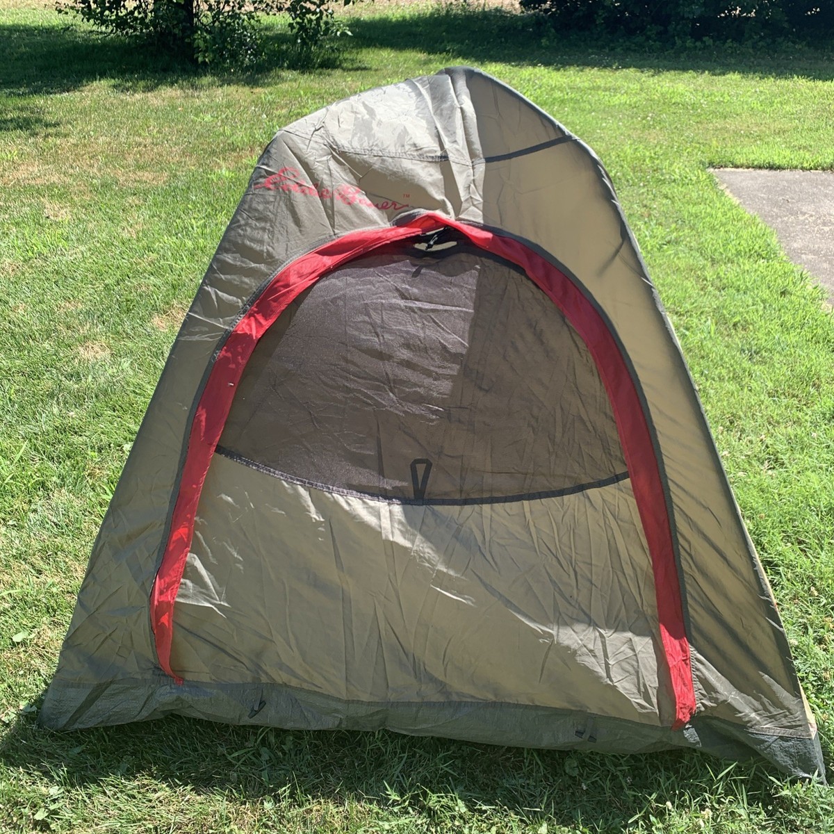 Eddie Bauer Tent Field Series. 76 X 60 X 37. One Pole Minor Damage