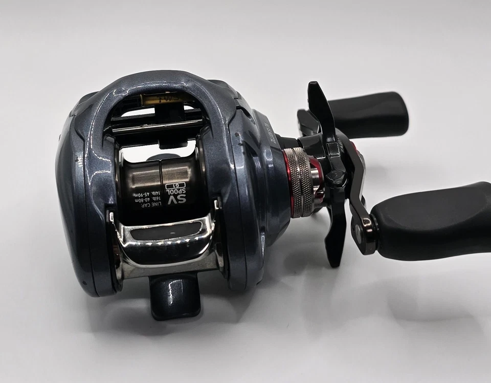 Daiwa 16 Zillion SV TW 1016 SV-SH Baitcast Reel Right Hand from Japan - Image 2 of 4