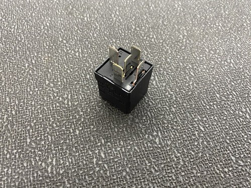 Реле 04727370aa chrysler