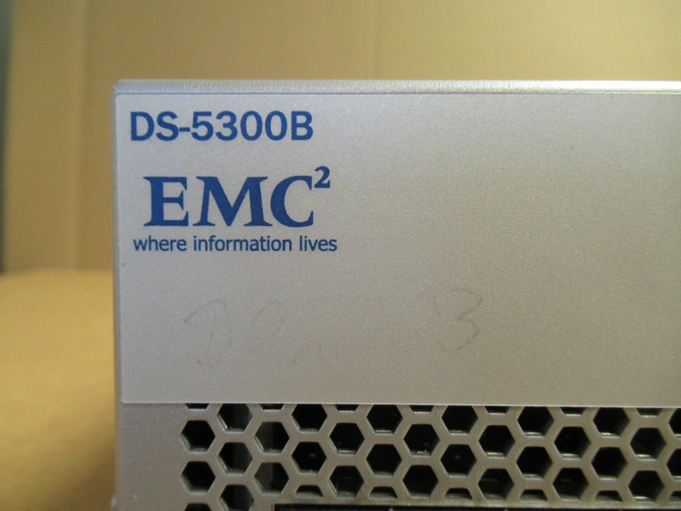 EMC DS-5300B 5300 48-Ports Active 8GB/s FC Ports 2U Switch EM-5320 + Licenses - Image 3 of 3