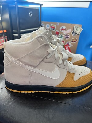 Size 8 NIKE DUNK HIGH SAIL VARSITY MAIZE 