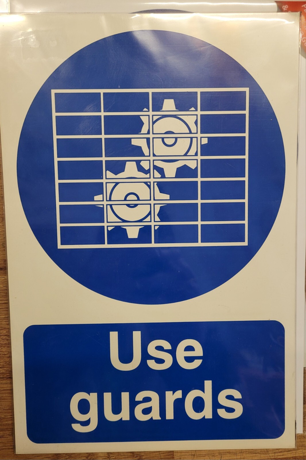 WARNING  USE GUARDS - 1.2mm Recyclable PP (200 x 300mm) 0100