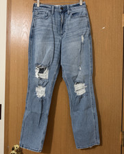 Hollister Women s Ultra High-Rise Mom Jeans L...