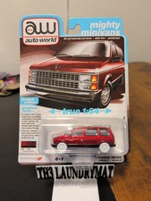 Auto World Mighty Minivans 1985 Dodge Caravan Ultra Red Chase 1/64