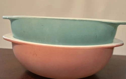 Pyrex 024 Robin Egg Blue & Pink Round Casserole Mixing Bowl 2QT ~ LOT Of 2 READ