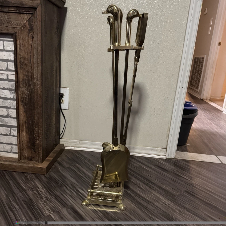 Conjunto de ferramentas de latão cabeça de pato lareira vintage década de 1970 pato pato 5 peças 4 ferramentas e suporte - Imagem 2 de 4