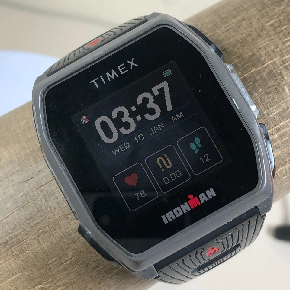 Reloj inteligente Timex Iron Man R300 para hombre TW5M37609 monitor óptico de ritmo cardíaco del sueño Foto 2 de 4