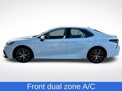 2022 Toyota Camry SE - Picture 3 of 12