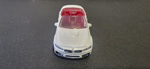 Matchbox Moving Parts 2020 BMW M4 Cabriolet Issue 2021 - Picture 2 of 7