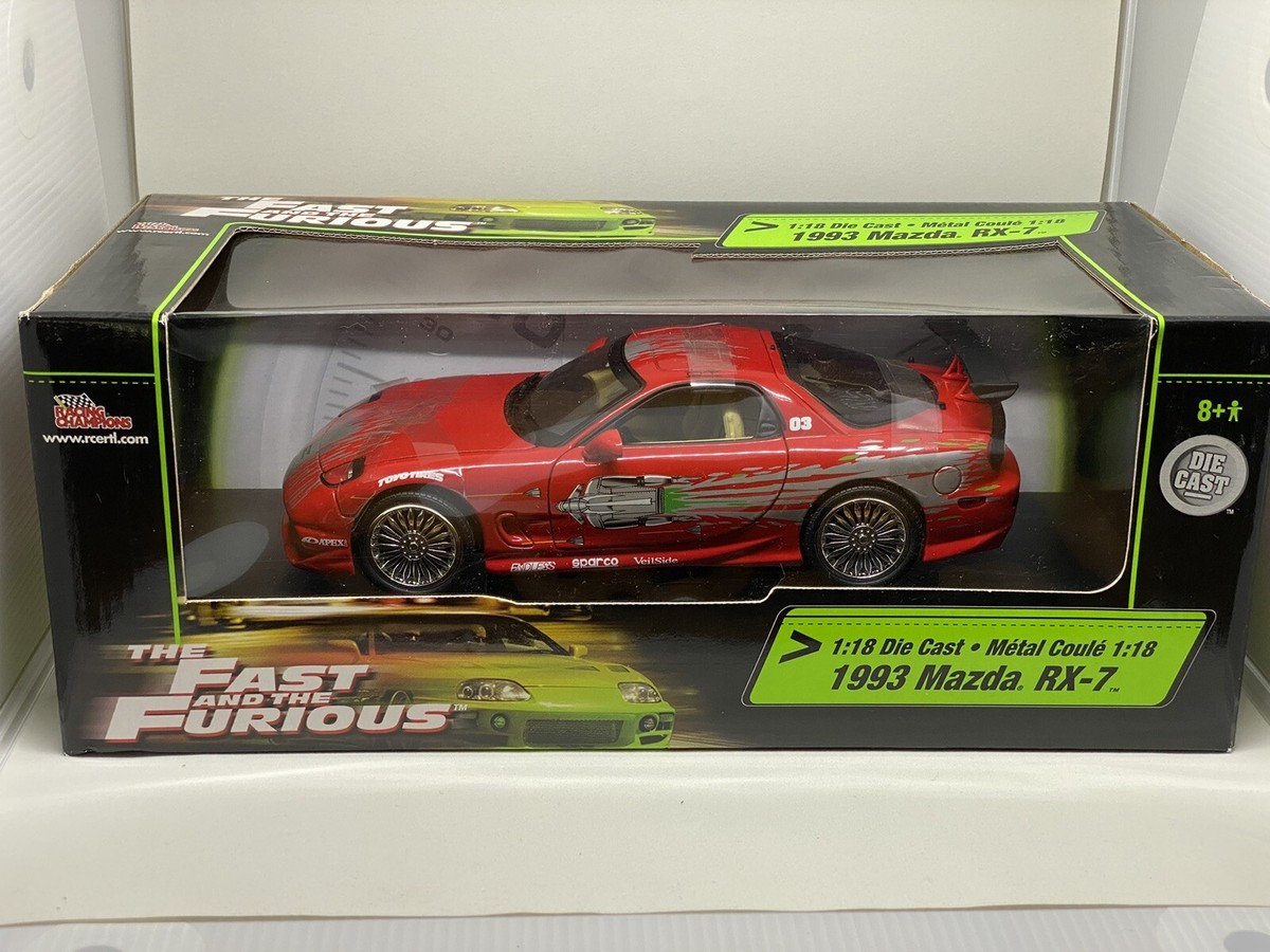 1993 マツダRX7  1/18スケール Amazon.com: 1993 Mazda RX-7 w/Chun-Li Figure, Street Fighter
