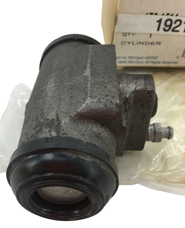 CILINDRO DE RUEDA DE FRENO DE TAMBOR TRASERO ORIGINAL GM 19213347 SE ADAPTA A CAMIONETA SUV 1988-00 GM GMC Foto 2 de 4