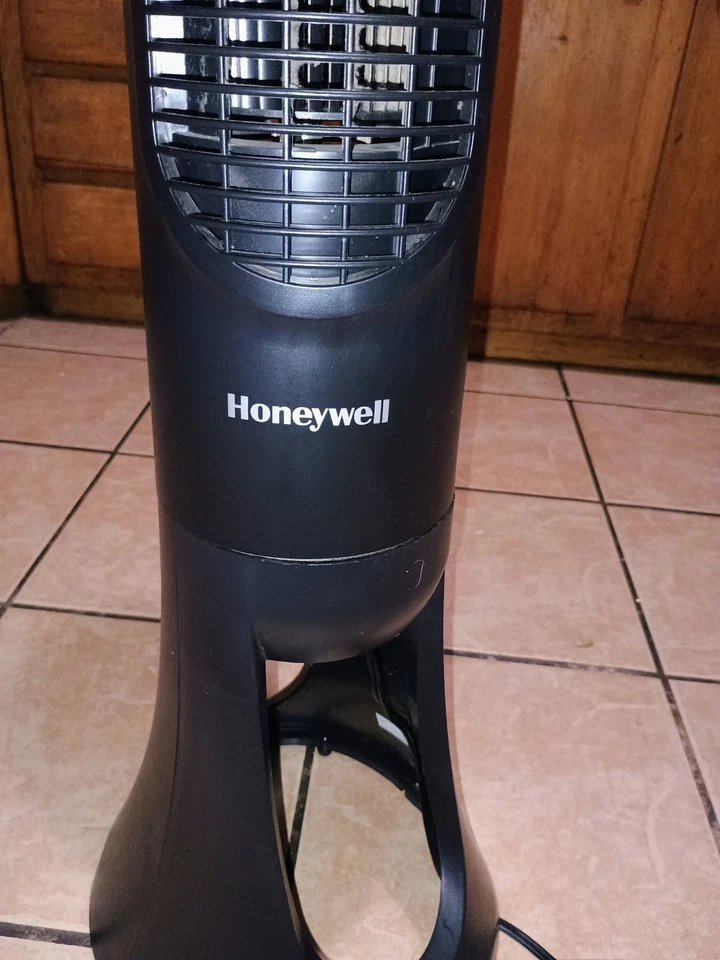 霍尼韦尔塔式风扇安静装置(状况极佳)手动无遥控器(阅读资料) — 第 3/4 张图片