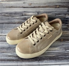 Taos women  s beige Plim Soul Lux Sneaker