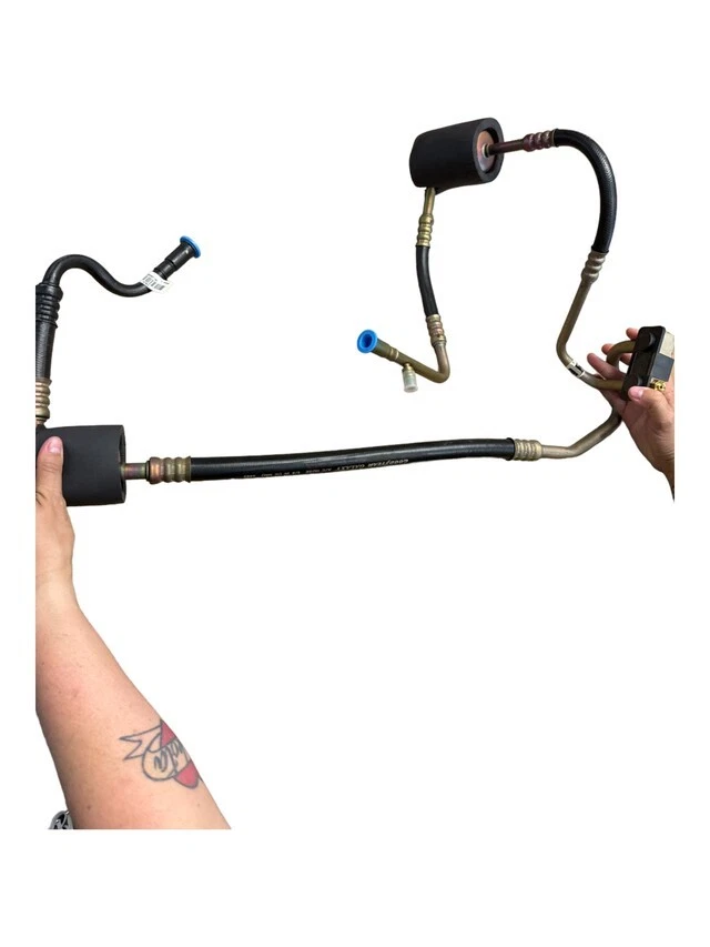 Mangueira de sucção de refrigerante genuína Ford A/C E9UZ-19D850-A QTD 1 - Imagem 4 de 4