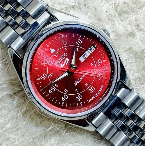 Vintage Seiko 5 Automatic Movement No. 6309-5820 Red dial Men's Wristwatch