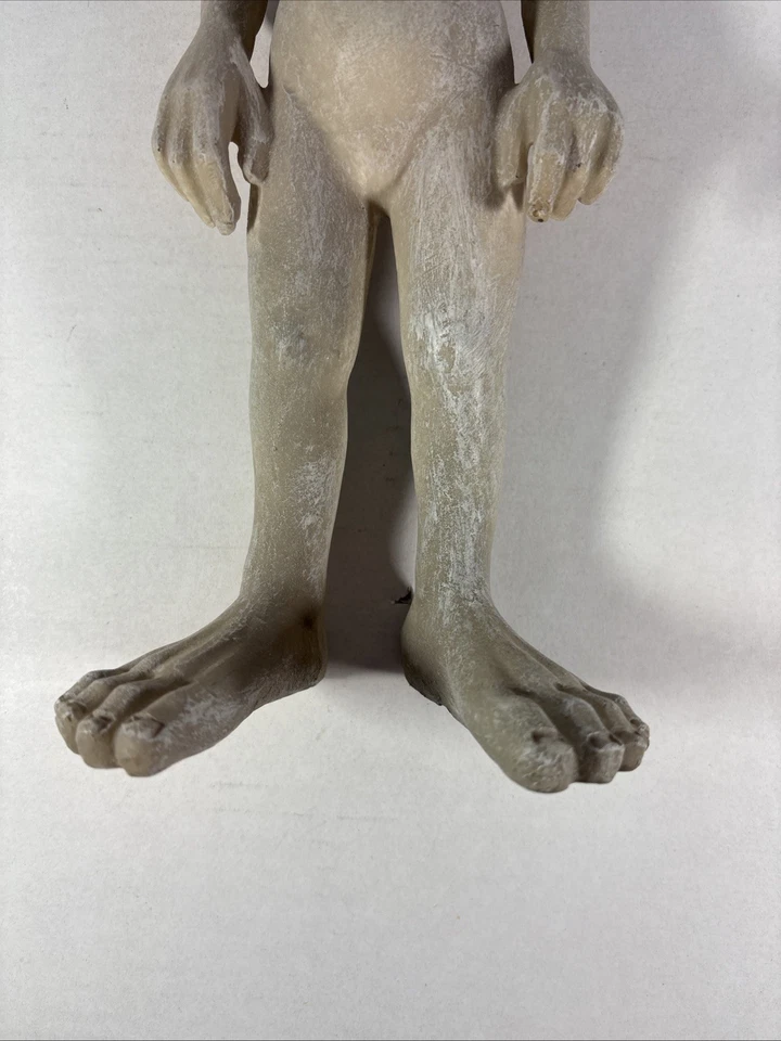 Design Toscano The Out-of-this-World Alien Extra Terrestrial Statue: Small - Image 4 of 4