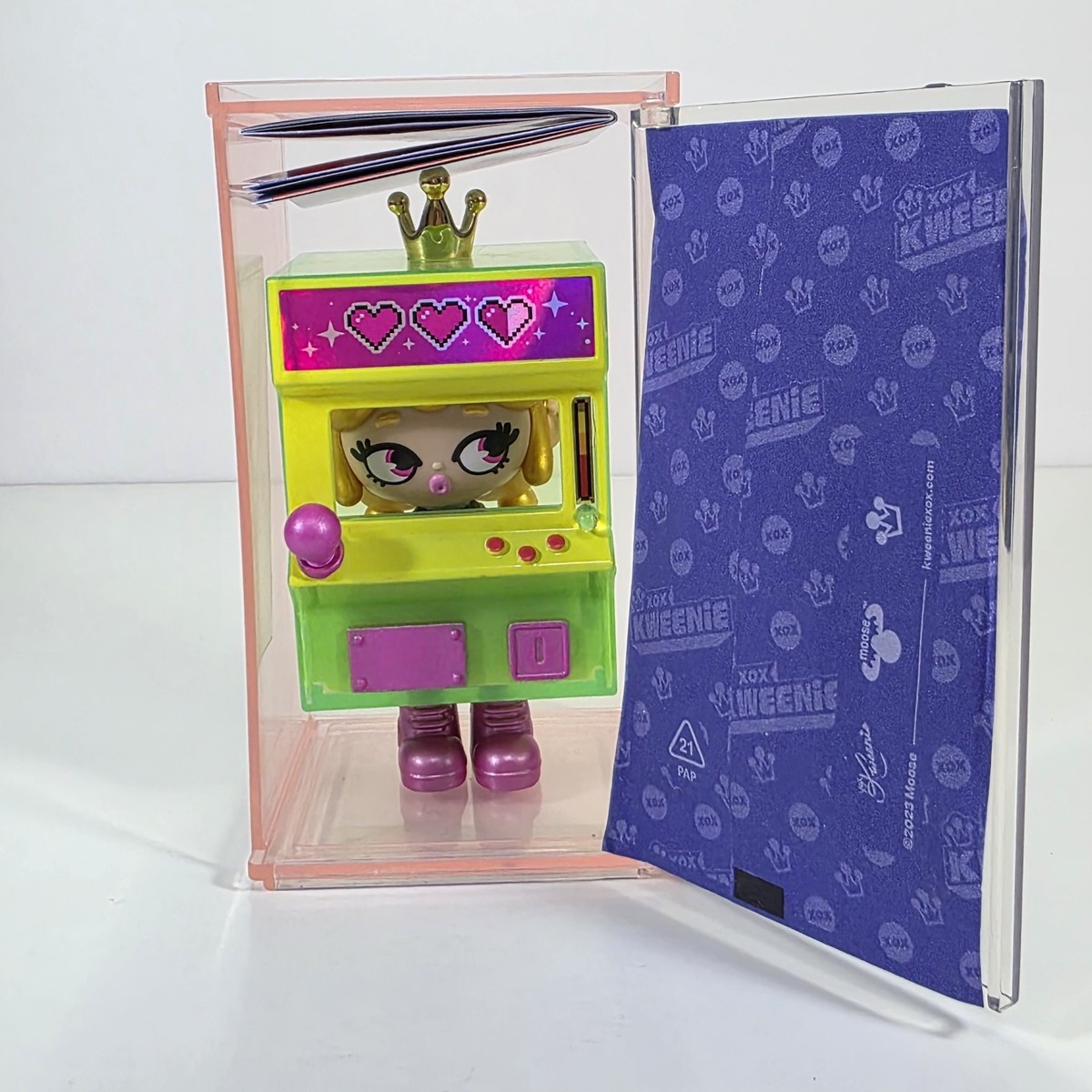 Xox Kweenie Quirky Kweens Series Kween Of Arcades Secret Figure