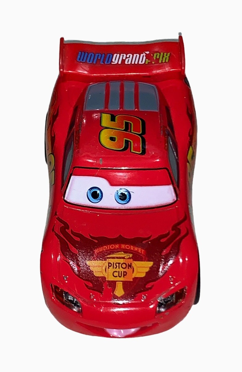 57518 - World Grand Prix - Pixar Studio Store - Cars 2 - Misc - Disney  Licensed Disney Pin