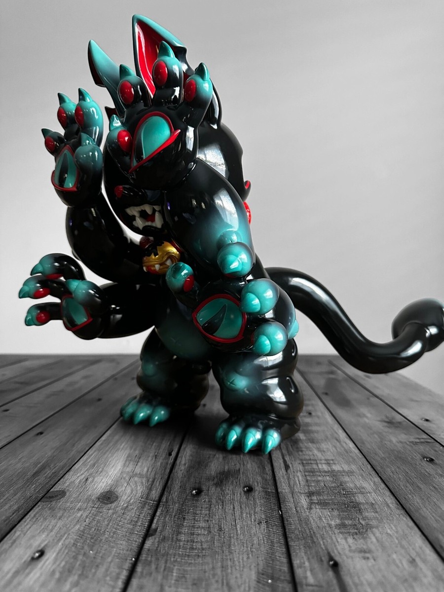 GRAPE BRAIN x STRANGECAT TOYS DNIGIRUJIN GOD OF BIG ONIGIRI