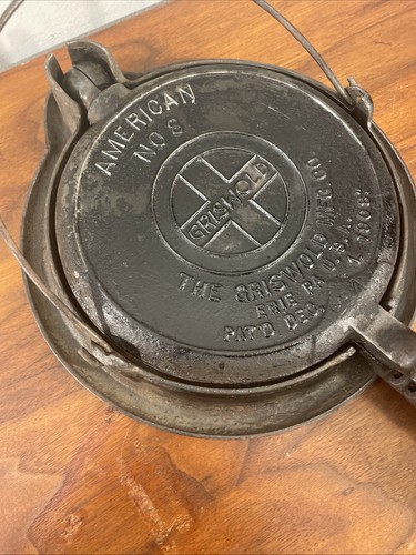 Griswold #8 CLOWS Cast Iron Waffle Iron #234 VHTF Needs Cleaning - Picture 2 of 11