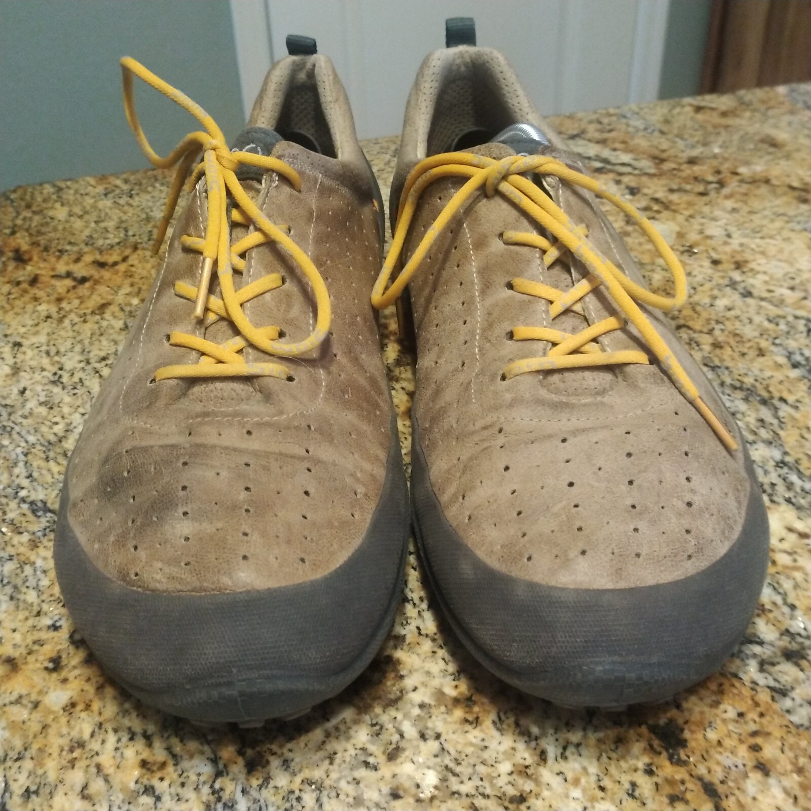 ecco biom natural motion yak