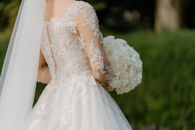 very beautiful wedding dress in great condition with decorative elements!