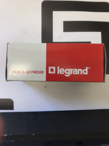 PASS & SEYMOUR LEGRAND L630-R TURNLOK RECEPTACLE 30A 250V 2P 3W Grdg. - Picture 4 of 6