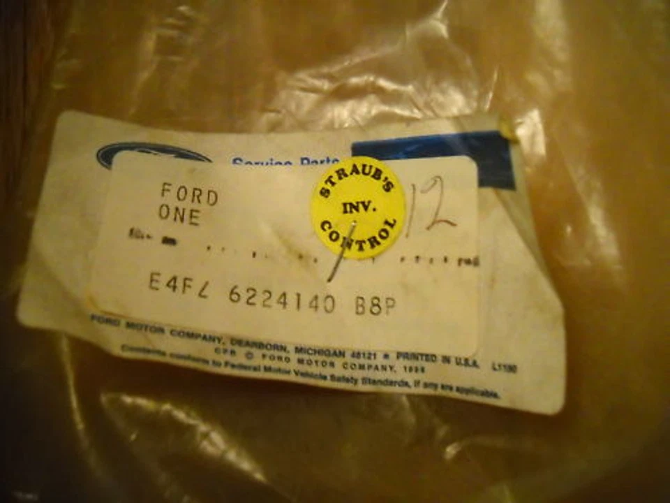 NOS 1984-1985 FORD ESCORT REPOSABRAZOS BLANCO E4FZ-6224140-B8P Foto 2 de 2