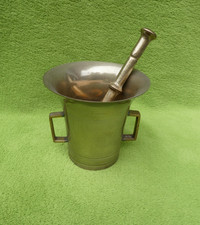 Alter Mörser mit Stößel aus massiv Messing
