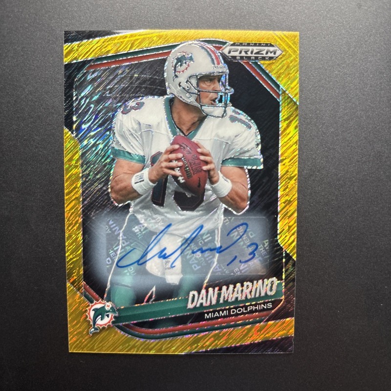 2025 Panini Prizm Black Football Dan Marino Auto /10 Gold Shimmer FOTL