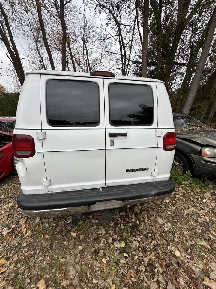 Passenger Right Headlight Fits 98-03 DODGE 1500 VAN 1433052 - Image 4 of 4
