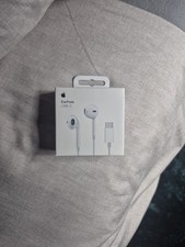 Apple Genuine EarPods In-Ear Headphones with usb-c Connector - White 
