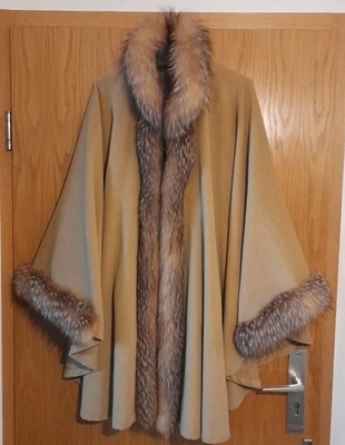  EXPOPEL FASHION WOLLSTOFF CAPE/PONCHO MIT ECHTEM  FUCHS PELZ (MOTTENSCHADEN )