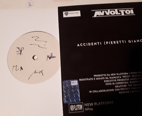 AVVOLTOI - ACCIDENTI - 45 GIRI 7" NUMERATO 300 COPIE SINGLE SIDED CON AUTOGRAFI - Foto 4 di 4