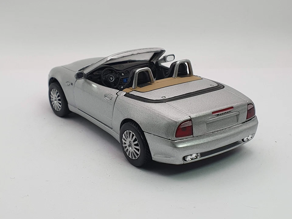 Maserati 3200 Cabriolet New Ray 1/32 - Immagine 2 di 4