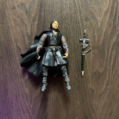 Helm s Deep Aragorn figure with cape: Lord of the Rings: The Two Towers (2002) F
