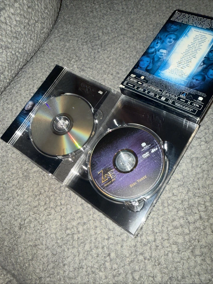 The Twilight Zone Season 1 One (2002-2003) 43 Episodes Six-Disc DVD Set 2004 USA - Imagem 3 de 3