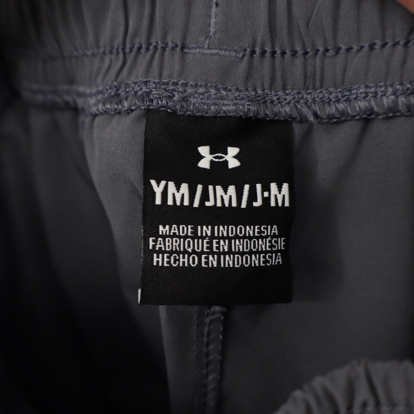 Under Armour Boys Gray Icon Woven Cargo Pants Size YM Medium NWT image 3