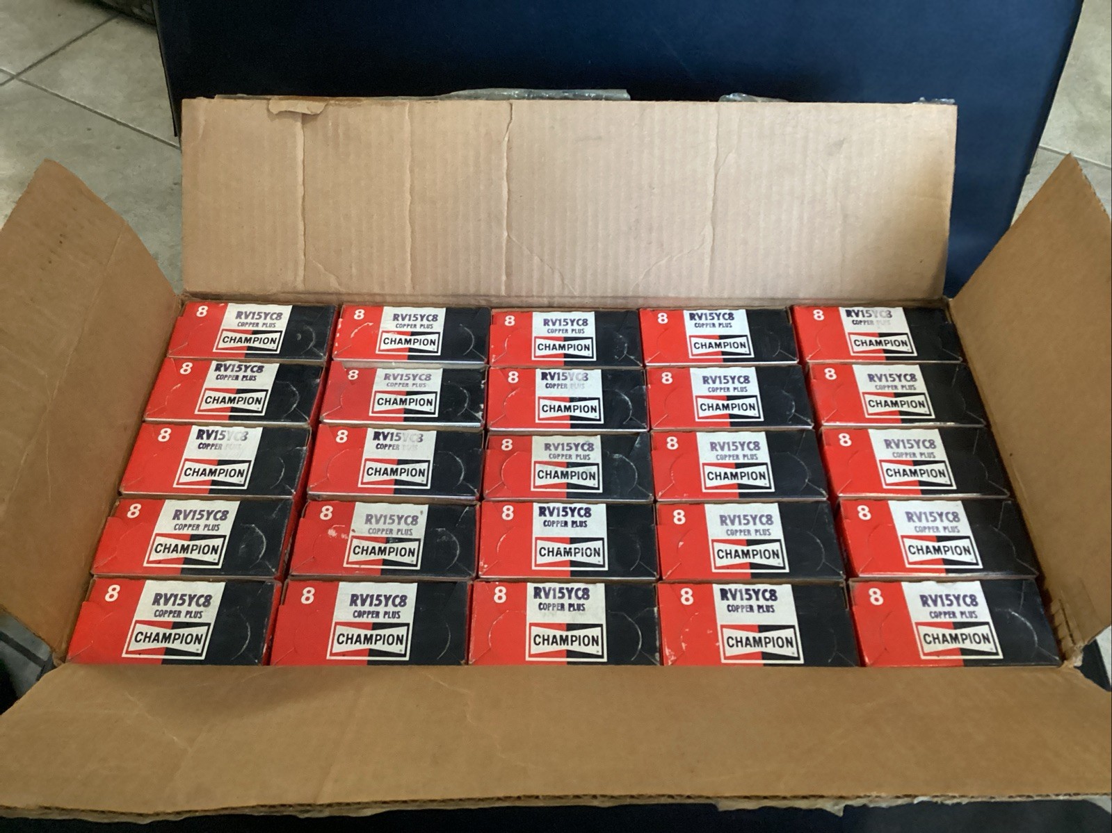 RV15YC8 Champion Copper Plus Spark Plugs NOS FULL CASE 200 Plugs Discontinued