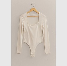 Cream Long Sleeve Bodysuit Sweetheart Neck Stretch Thong Snap Closure Top NWT