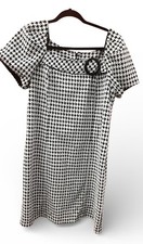 Size 14 Rabbit Rabbit Rabbit Designs Houndstooth Short Sleeve Knee Length EUC
