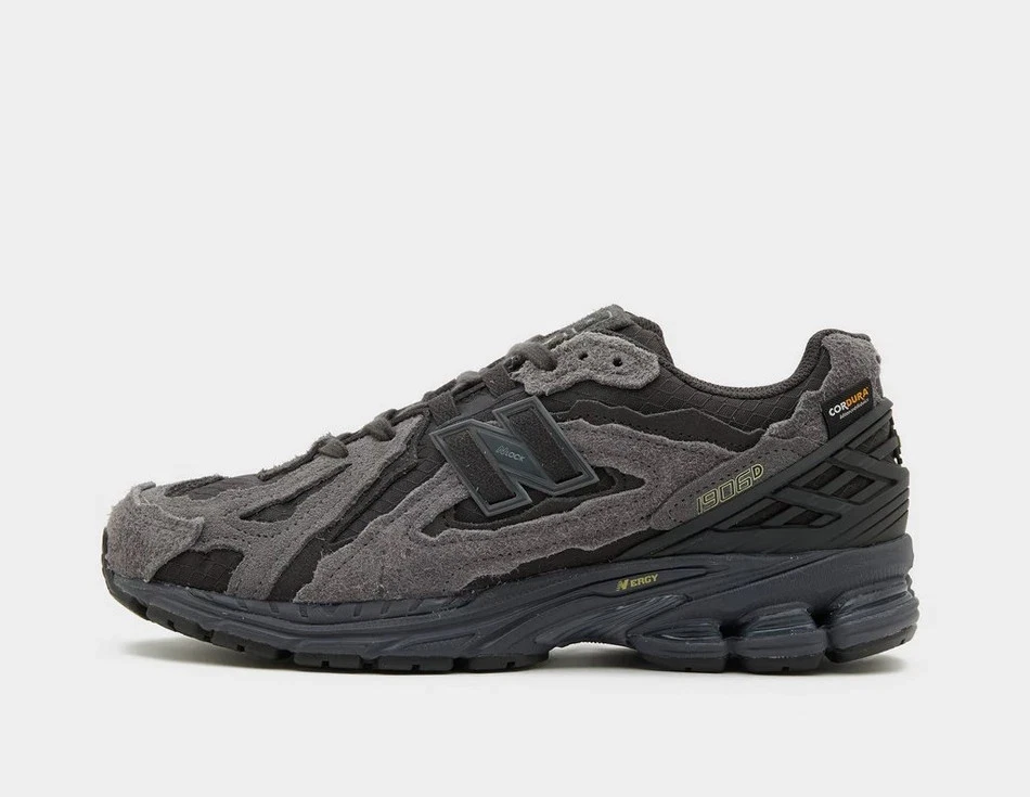 New Balance 1906D Protection Pack in Black Shoes
