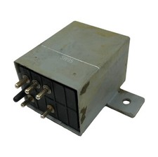 Genuine Mercedes W124 W126 W201 Relay Indicator Turn Signal Trailer 2018200205