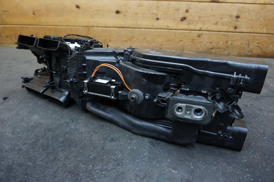 Ventilador de duto caixa distribuidor de ar controle climático HVAC traseiro fabricante de equipamento original Audi A8 S8 2011-18 - Imagem 3 de 4