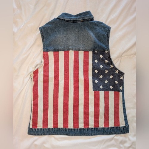 Sunset Sky | Size Small | USA Flag Patriotic Denim Button Down Vest W/ Pockets - Picture 4 of 5
