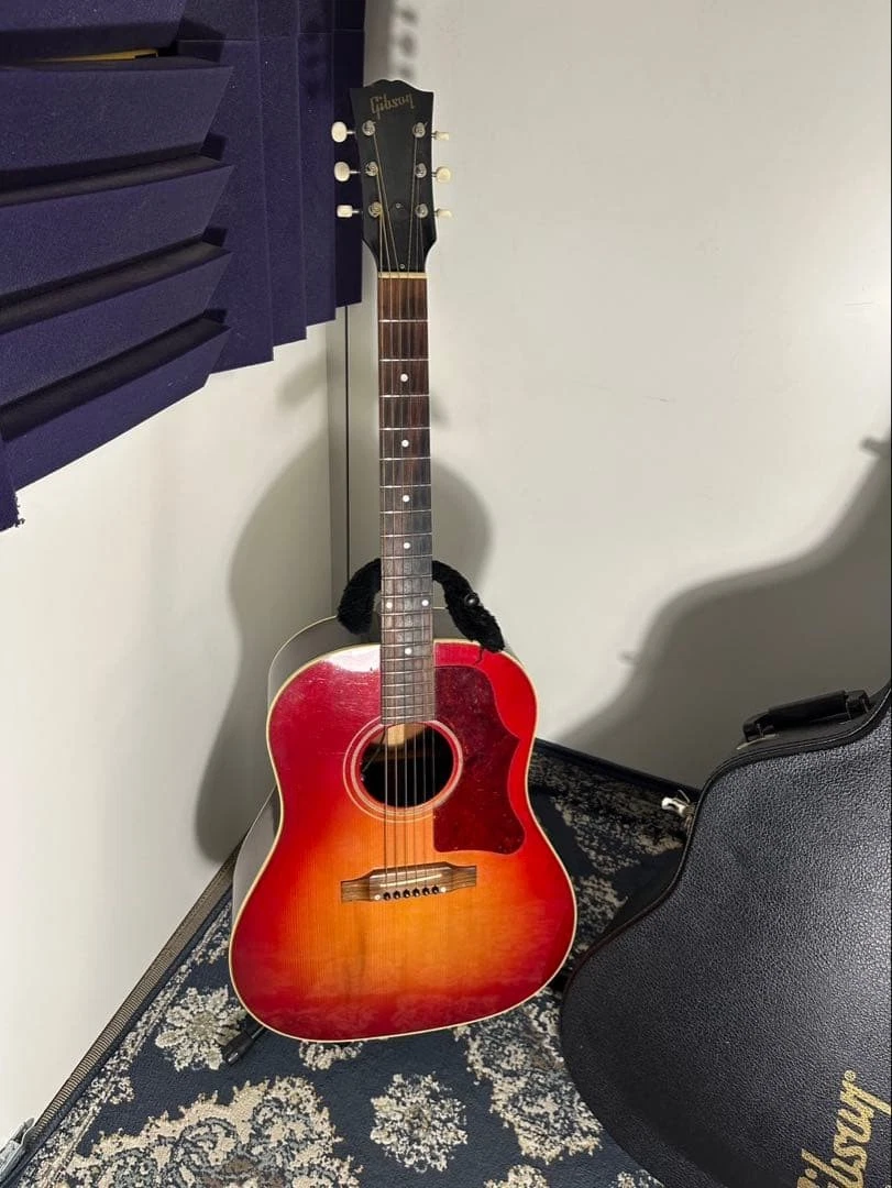 Gibson Custom Shop 60s J-45 2010 Cherry Sunburst Acoustic Electric con estuche